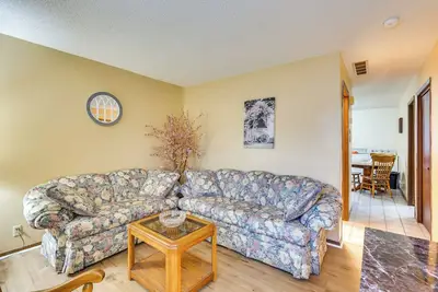 Image de 2 Mi to Kansas State Fairgrounds: Cozy Apartment!