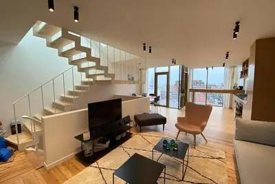 Image de Duplex neuf au dernier étage avec vue imprenable dans le quartier branché de Sai