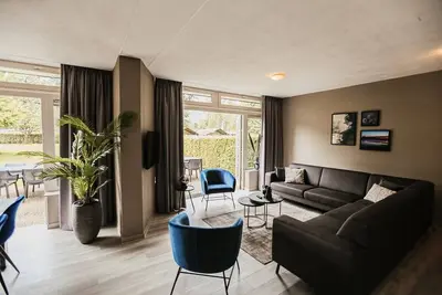 Image de Fully equipped, semi–detached bungalow for 10 people