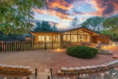 Image de Red Rocks House | Chef`s Kitchen, Fireplace