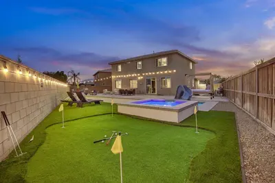 Image de Wonders Nest: Pool, Spa, Arcades, Putting Green!
