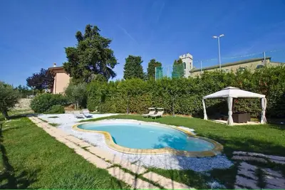 Image de Villa the Cherry Tree by Nicola Real Estate