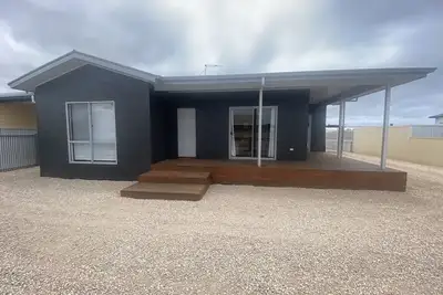 Image de Lofty's Shack - Modern 3 bedroom, Free WiFi! , Off peak special!