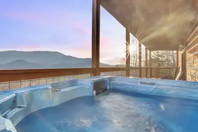 Image de Close to Dollywood | Pool Table | Stunning Views | Hot Tub | Game Room