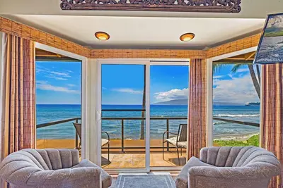 Image de Puamana 272-3 presents a unique opportunity to experience oceanfront.