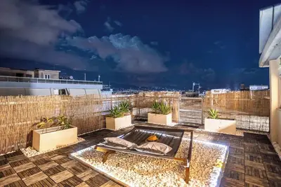 Image de Urban Nest - Loft with Private Rooftop Garden