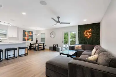 Image de Spacious & Open S Austin Home - Good Vibes Getaway