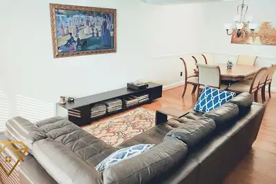 Image de Colonial Luxe: Old Town w/ Firepit, Espresso Bar, Parking