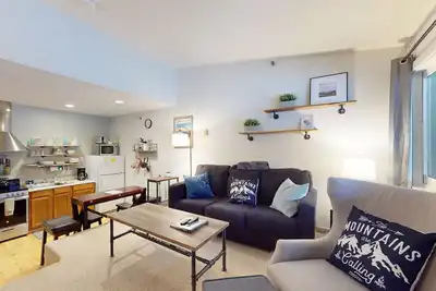 Image de Ultimate cozy 1br ski-in/ski-out getaway w/ shared indoor hot tub & pool