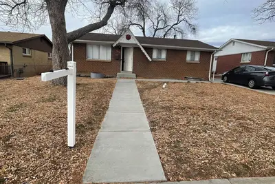 Image de Cozy 3-Bedroom Bungalow Retreat in Denver with Ac N WiFi in awesome Westminster