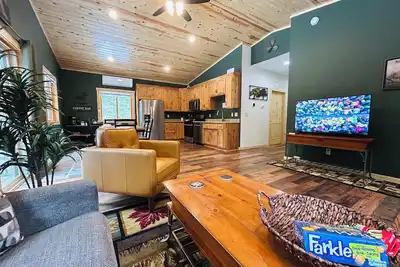 Image de Perfectly Located on 10acres W/ Easy Access to Trails and World Class Lakes