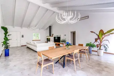 Image de Romantic Garden luxury villa in the centre