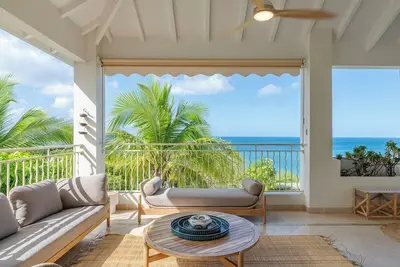 Image de Couché de soleil, distance à pied de la plage, piscine chauffée