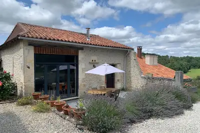 Image de Maison de campagne spacieuse et bien équipée, idéale pour une escapade.