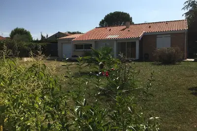 Image de Villa au calme à 15 min de la cite d'espace. Animaux de compagnie acceptés