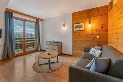 Image de À 40m des pistes de ski, 3ème étage, piscine, sauna, balcon, télévision, casier à ski, 33m²