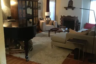 Image de Charming Spanish 5-bedroom house with pool/jacuzzi in Pasadena near Cal Tech