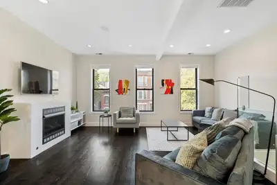 Image de Stunning 4-bedroom 4-bath building in Wicker Park! + Parking