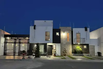 Image de Complete house Paseos de Chavarría 300 M with almost totally roofed spaces.