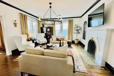 Image de Three Bedroom, Historic, Charming Spanish Villa in Abilene Tx!