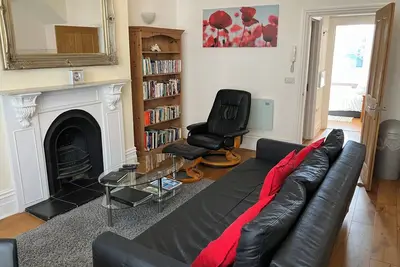 Image de High Street Suites 3 - Ventnor apartment close to amenities with own parking