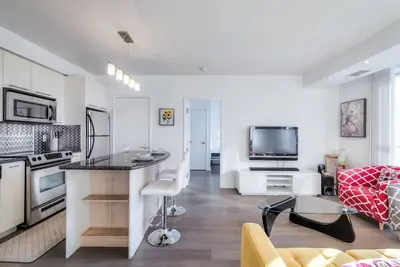 Image de Chic 2br Condo w/ City Views, Balcony & WiFi