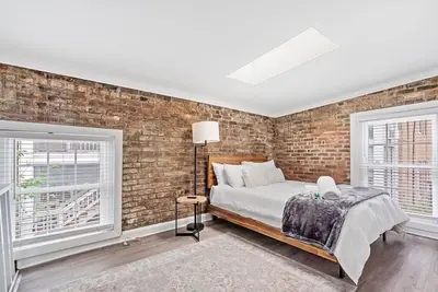 Image de Historic Carriage House Loft In Heart of Downtown Mobile