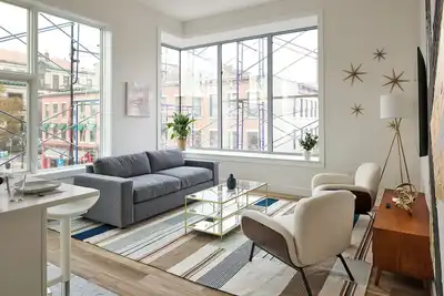 Image de Bright Cozy Loft | Walk to Path Shops + Dining