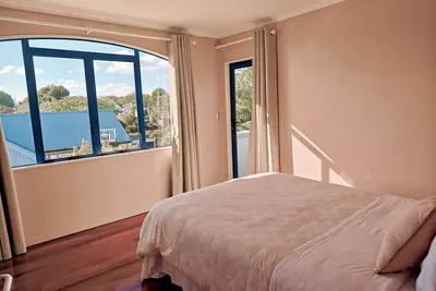Luxe Retreat -- Spacious & Peaceful