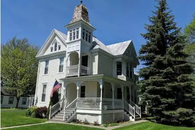 Image de Stunning Victorian with pool!