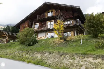 Image de Chalet 'Des Evettes' avec vue sur les montagnes, terrasse privée et Wi-Fi