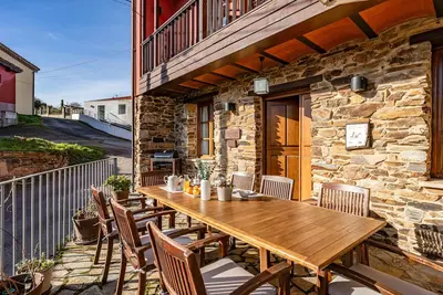 Image de Maison de campagne \"Quintana\" avec vue sur les montagnes, terrasse privée et Wi-Fi