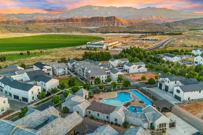 Image de Elim Valley 4228, Smart Tv, Community pool, gym