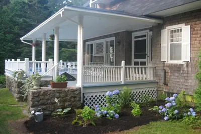 Image de Gruesome Gables - Beautiful 5 bedroom summer cottage near Blue Hill Village