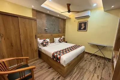 Forest Transit Hotel - Welcome to our Luxury Hotel