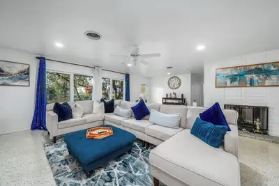 Tranquil Oaks Near Lake & Raceway w/Tesla Charger & Family Games Included!