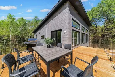 Image de Évasion Plein Air 1 : Spa, Foyer & Ski