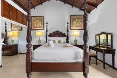 Image de Gold Coast Townhome w/ Pools ~ Gym ~ 24/7 Security