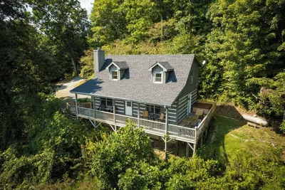 Image de Boone/Blowing Rock Cabin: Hot Tub, Fireplace, Mountain View, Sleeps 8