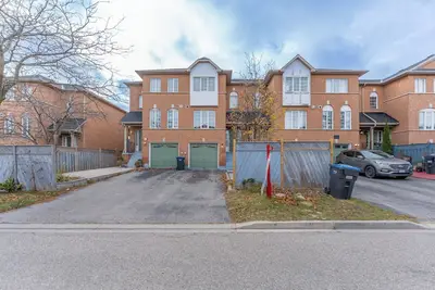 Image de 4 Br Relaxing Family Retreat in Charming Brampton