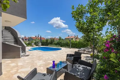 Image de Appartement de deux chambres avec la terrasse Pula (A-23595-a)