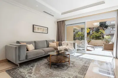 Image de Aloha Hills Club | Modern Apt Pools Spa Gym