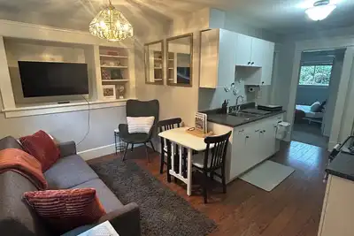 Image de Bright Garden Suite in Colwood