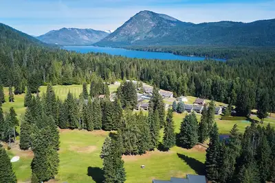 Image de Greenview Condo, C4 -Charming Condo in Kahler Glen – A Lake Wenatchee Retreat!