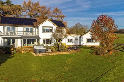 Image de Far Heath House with Hot Tub