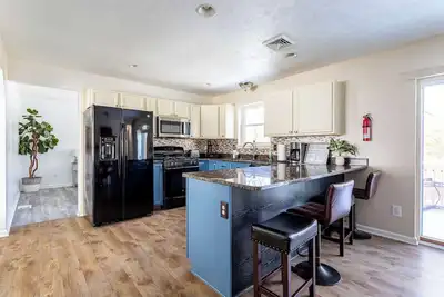 Image de Lake Front | 5 Bedroom | Fire Pit | Pet Friendly
