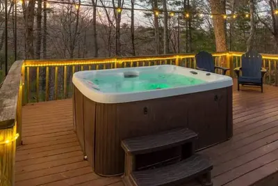 Image de 48 Acres - Fire Pit - Game Room - Near Asheville