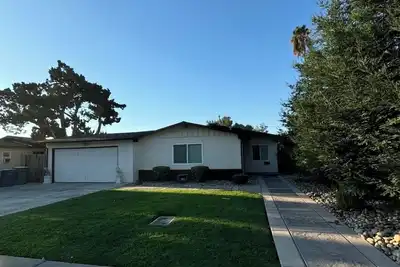 Image de Charming cozy 3-bedroom 2-bath house