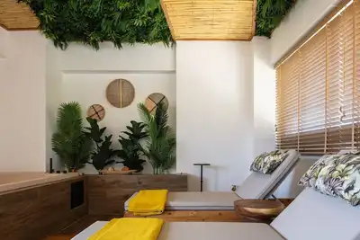 Image de Jw luxury apartment with spa room in Chania!