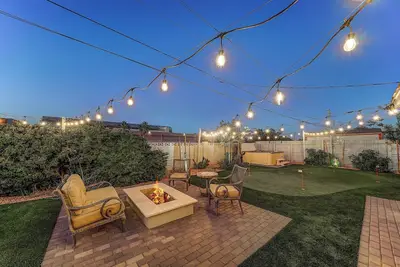 Image de Tempe Joy House with Backyard Sanctuary by Asu